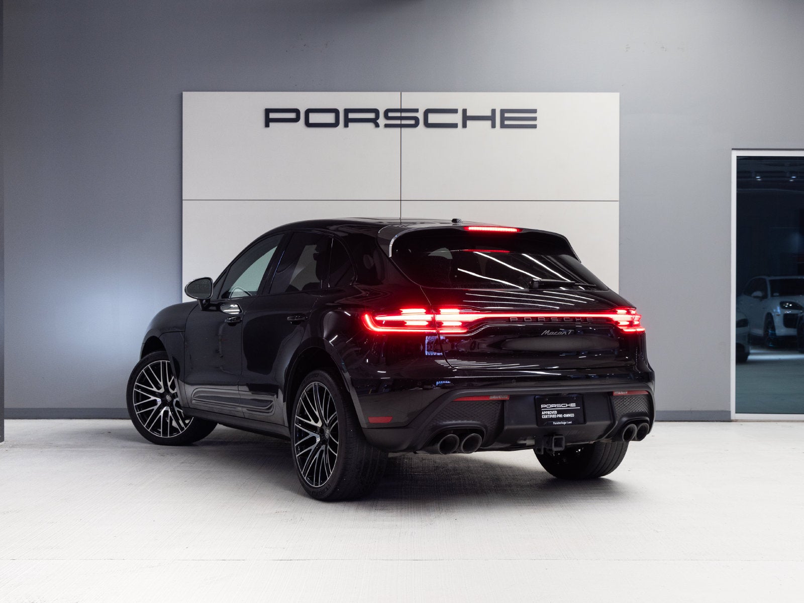2023 Porsche Macan Macan T