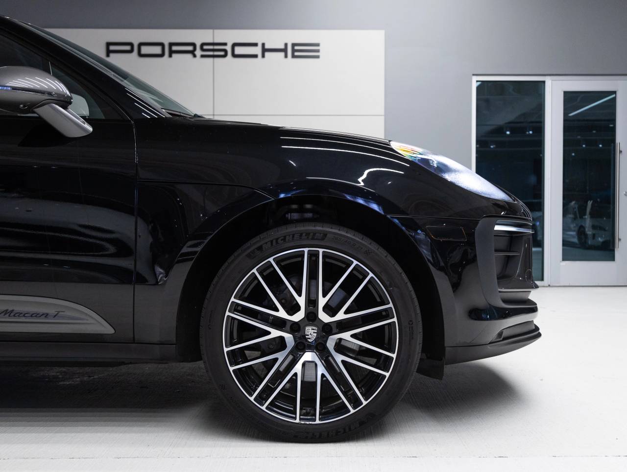 2023 Porsche Macan Macan T