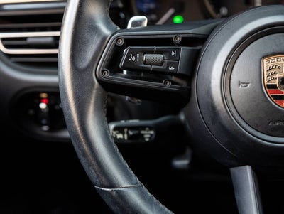 2023 Porsche Macan Macan T