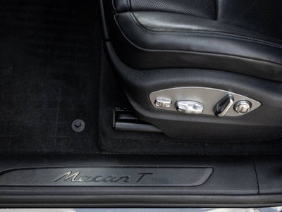 2023 Porsche Macan Macan T