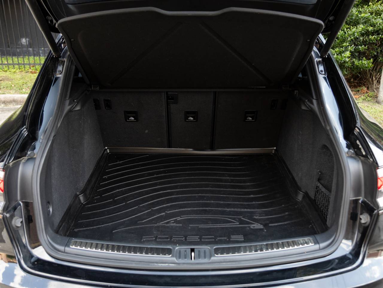 2023 Porsche Macan Macan T