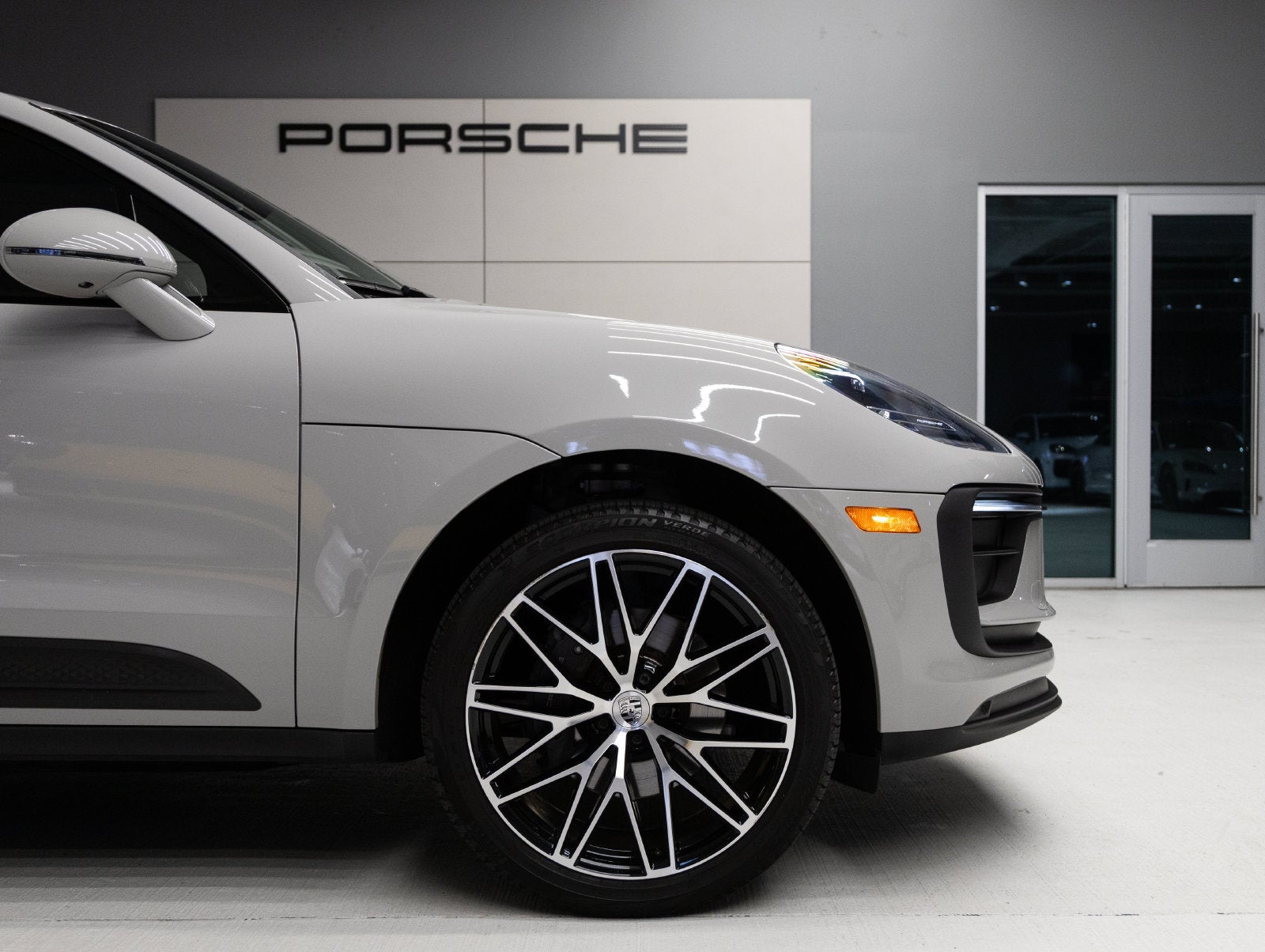 2023 Porsche Macan Macan
