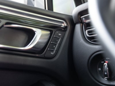 2023 Porsche Macan Macan