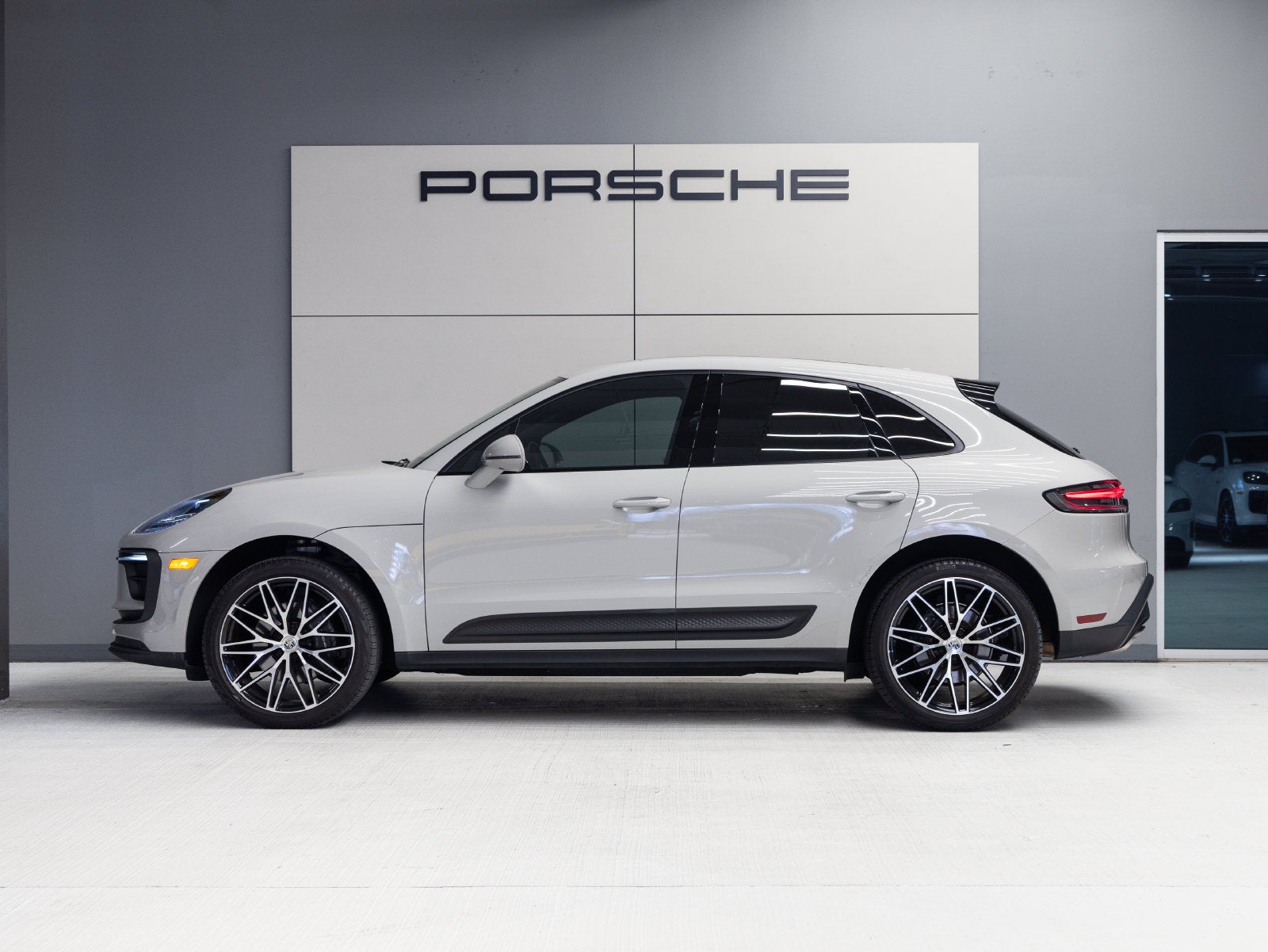 2023 Porsche Macan Macan
