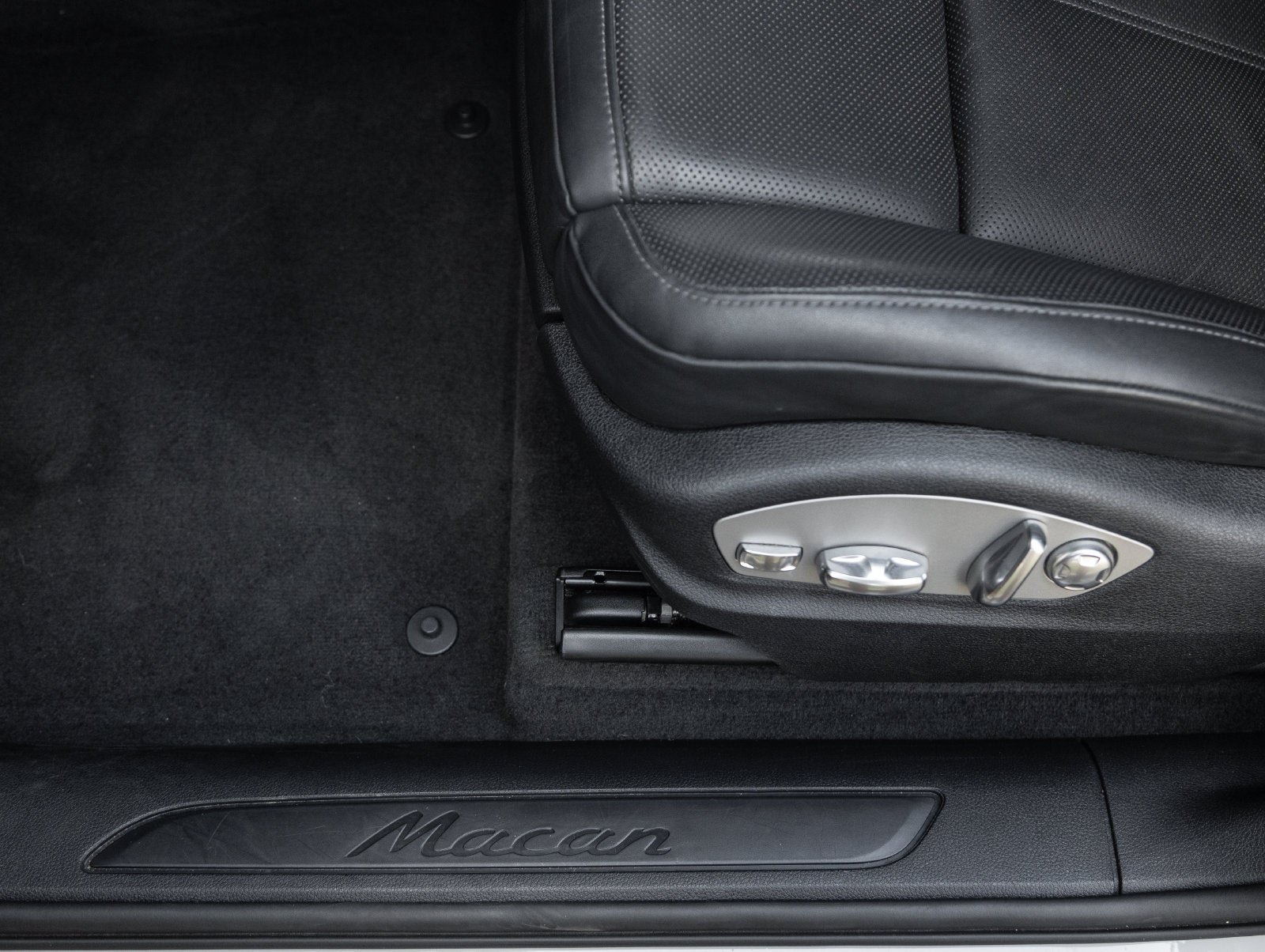 2023 Porsche Macan Macan