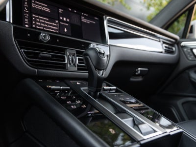 2023 Porsche Macan Macan