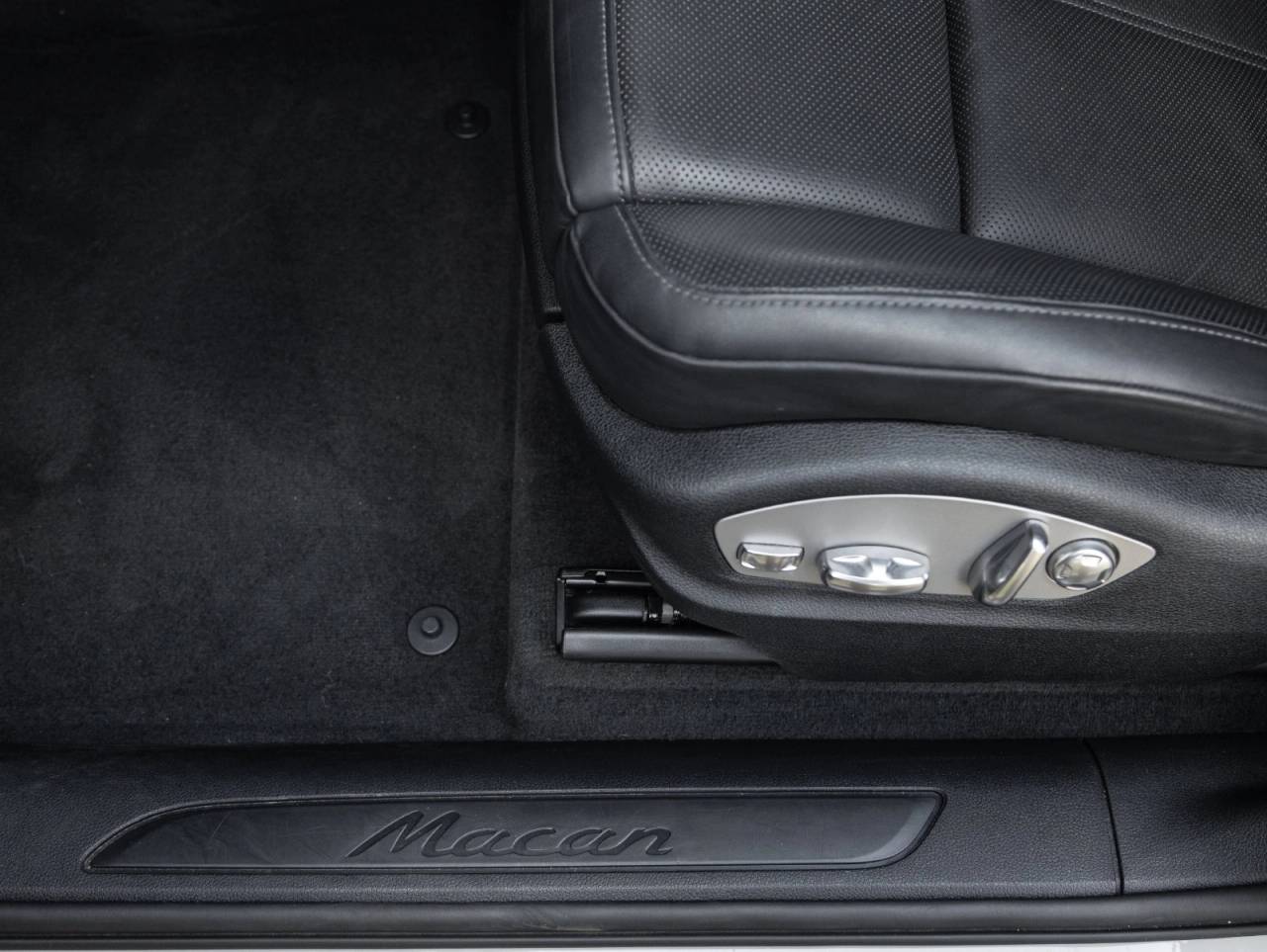 2023 Porsche Macan Macan