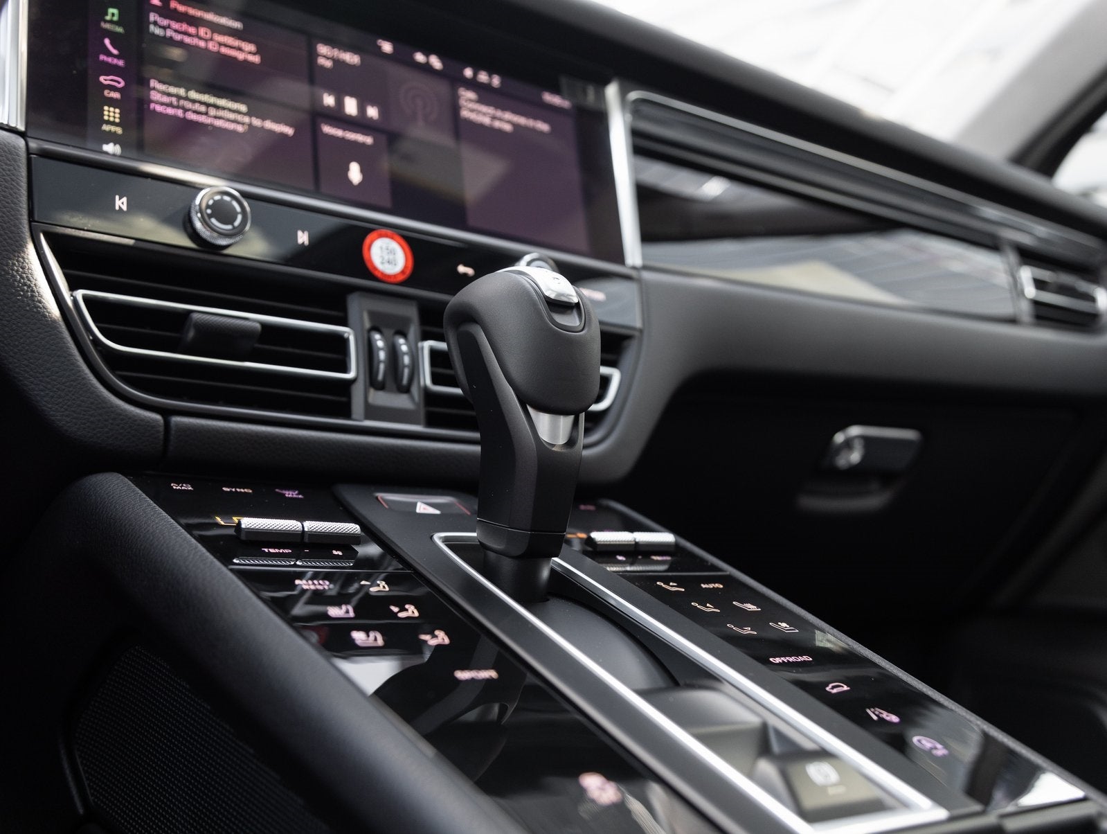 2025 Porsche Macan Macan