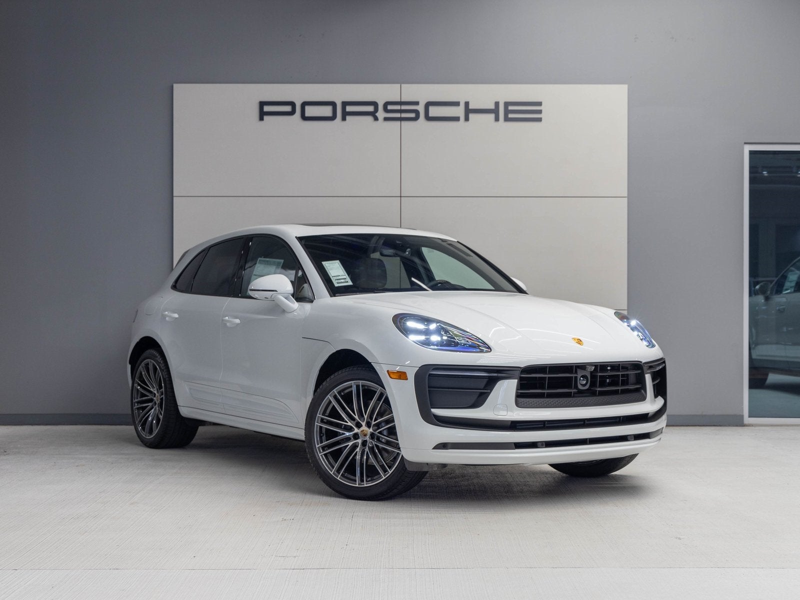 2025 Porsche Macan Macan