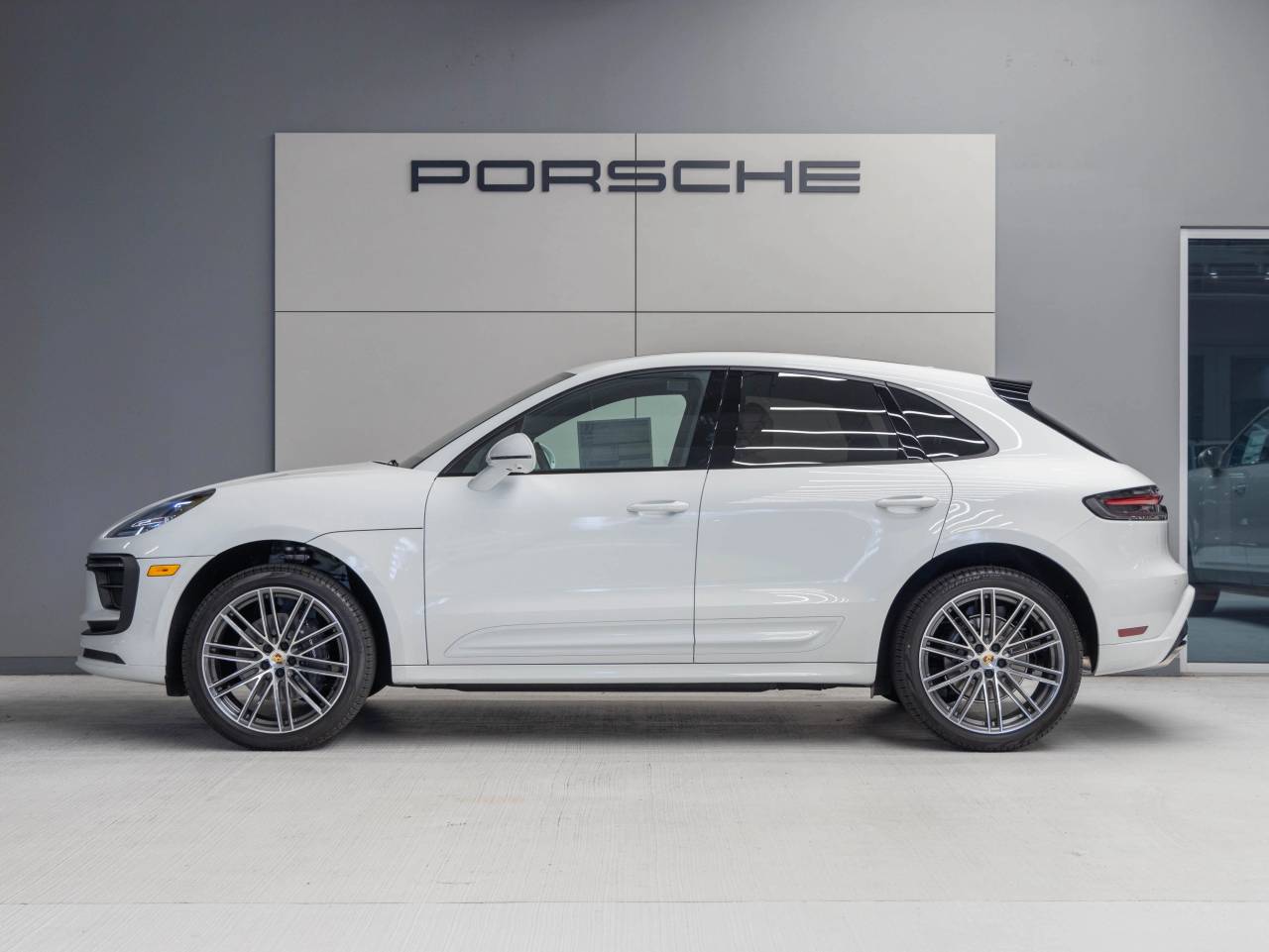 2025 Porsche Macan Macan