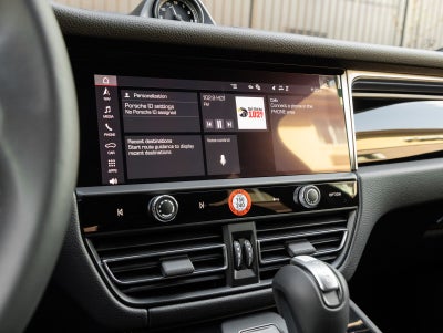 2026 Porsche Macan AWD