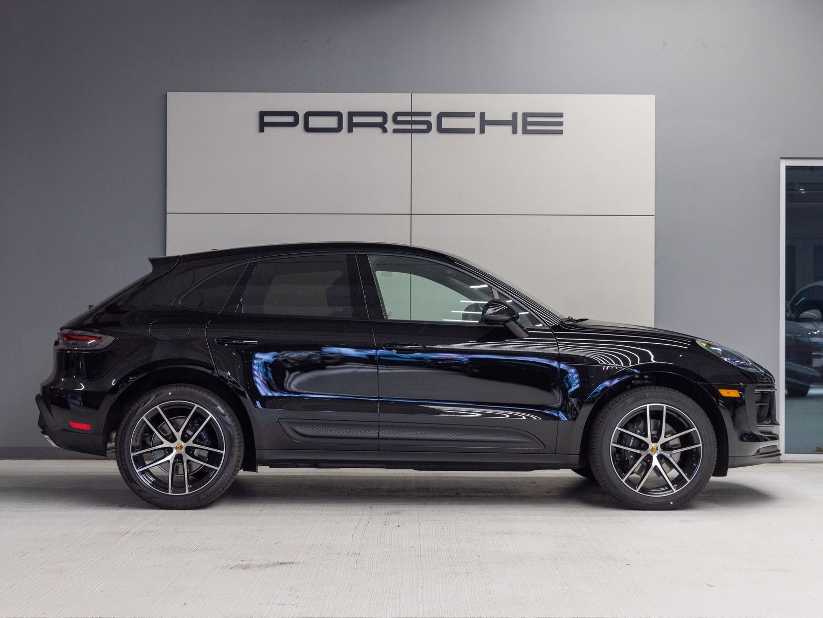 2026 Porsche Macan AWD