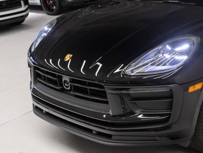 2026 Porsche Macan AWD