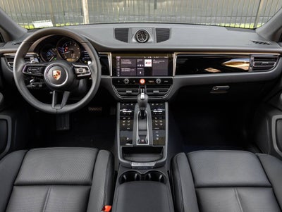 2026 Porsche Macan AWD