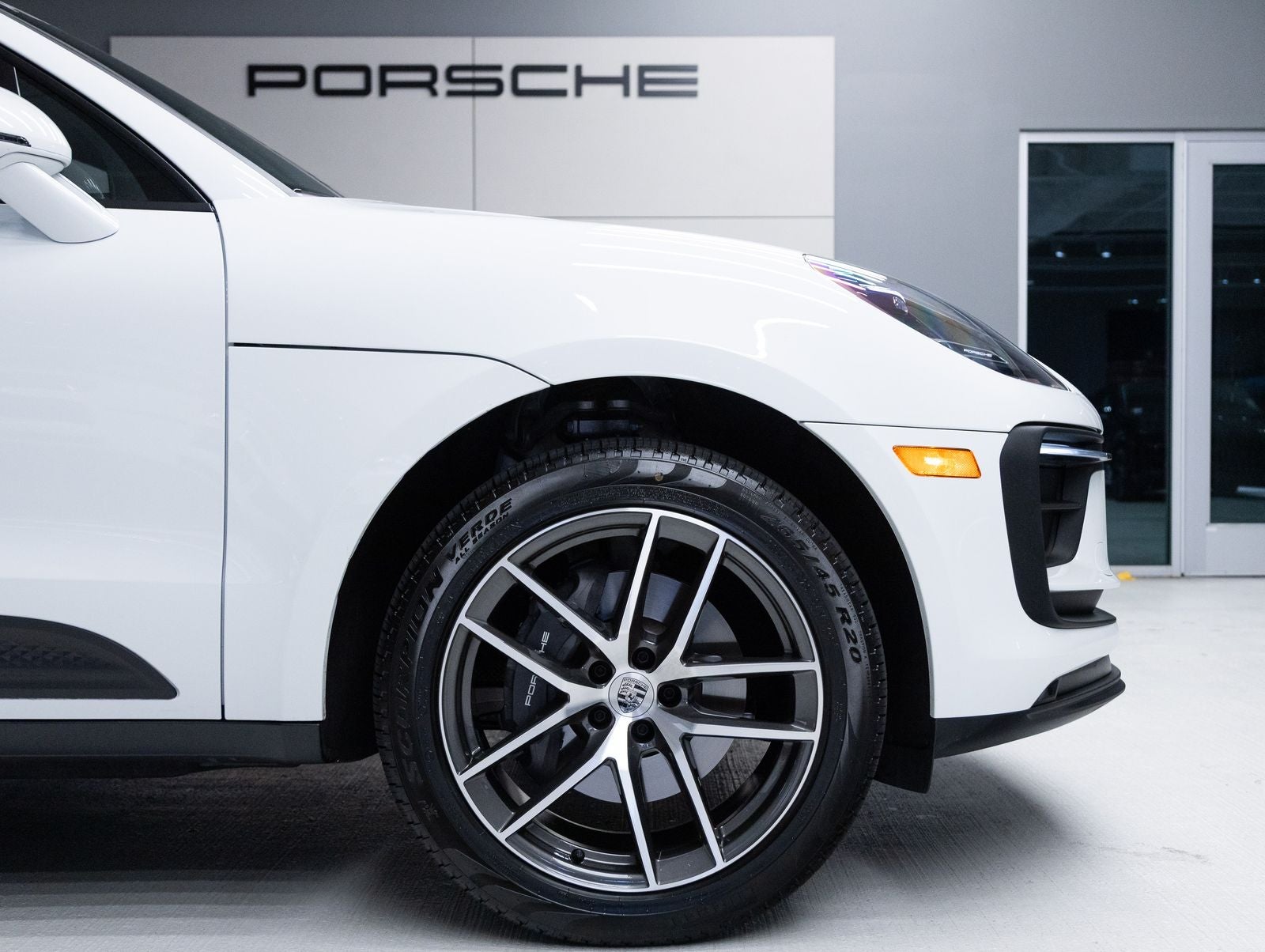 2026 Porsche Macan AWD