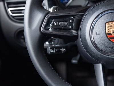 2026 Porsche Macan AWD