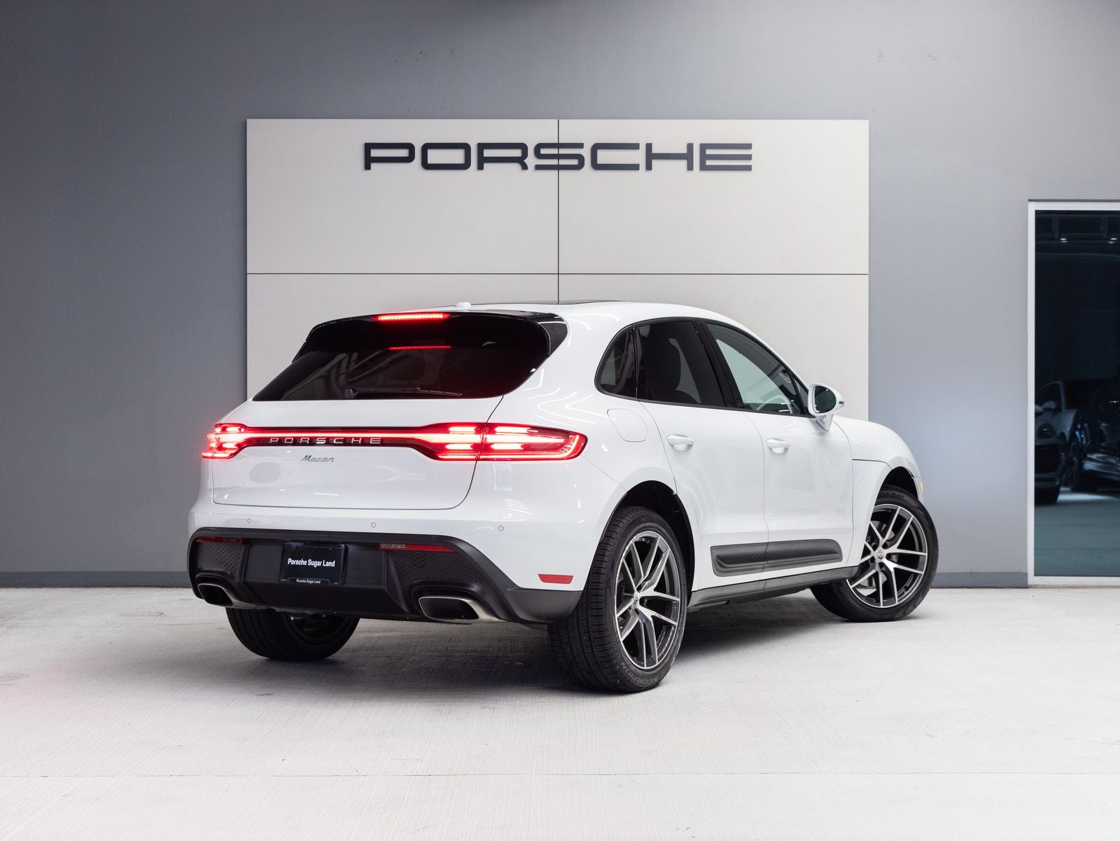 2026 Porsche Macan AWD