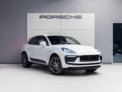 2026 Porsche Macan AWD