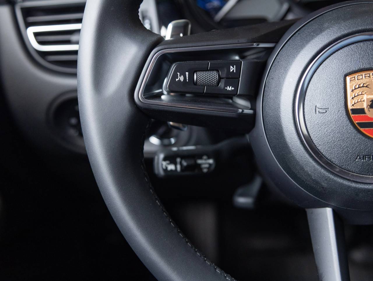 2026 Porsche Macan AWD