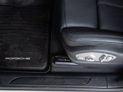 2026 Porsche Macan AWD