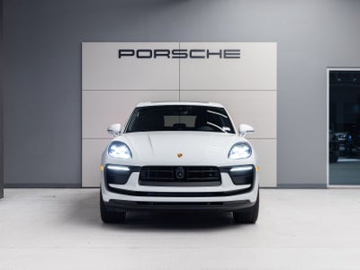 2026 Porsche Macan AWD