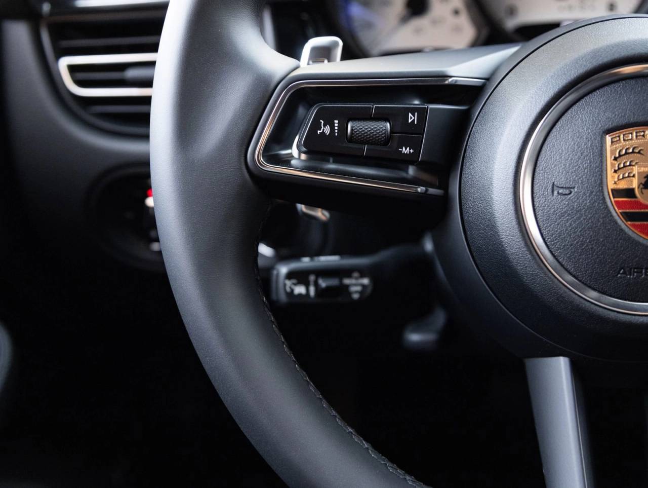 2026 Porsche Macan AWD