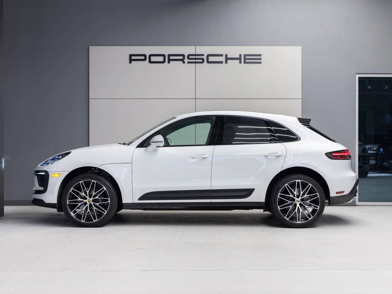 2026 Porsche Macan AWD