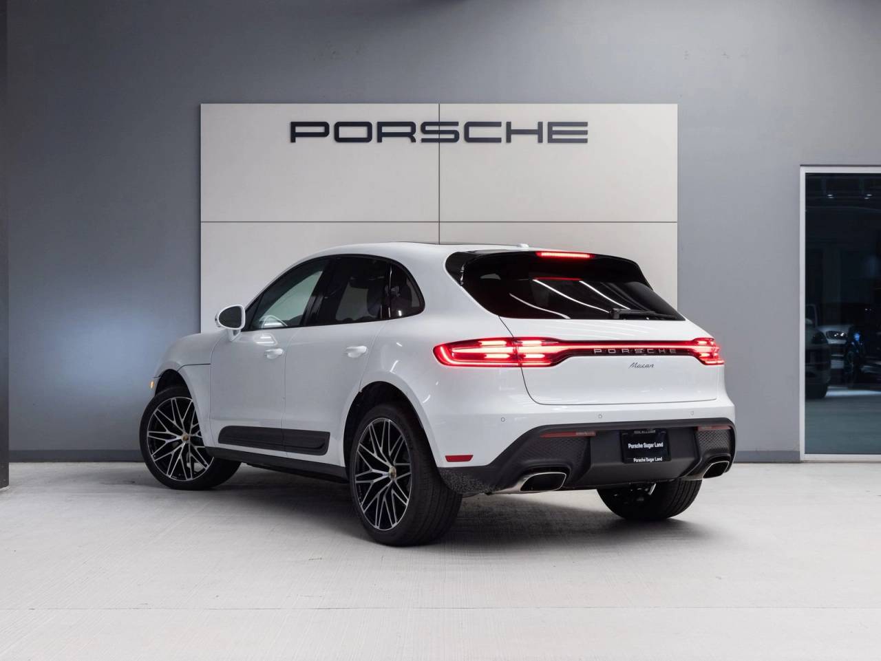 2026 Porsche Macan AWD