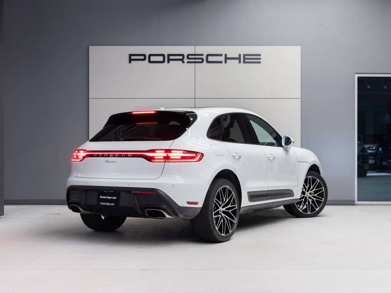 2026 Porsche Macan AWD