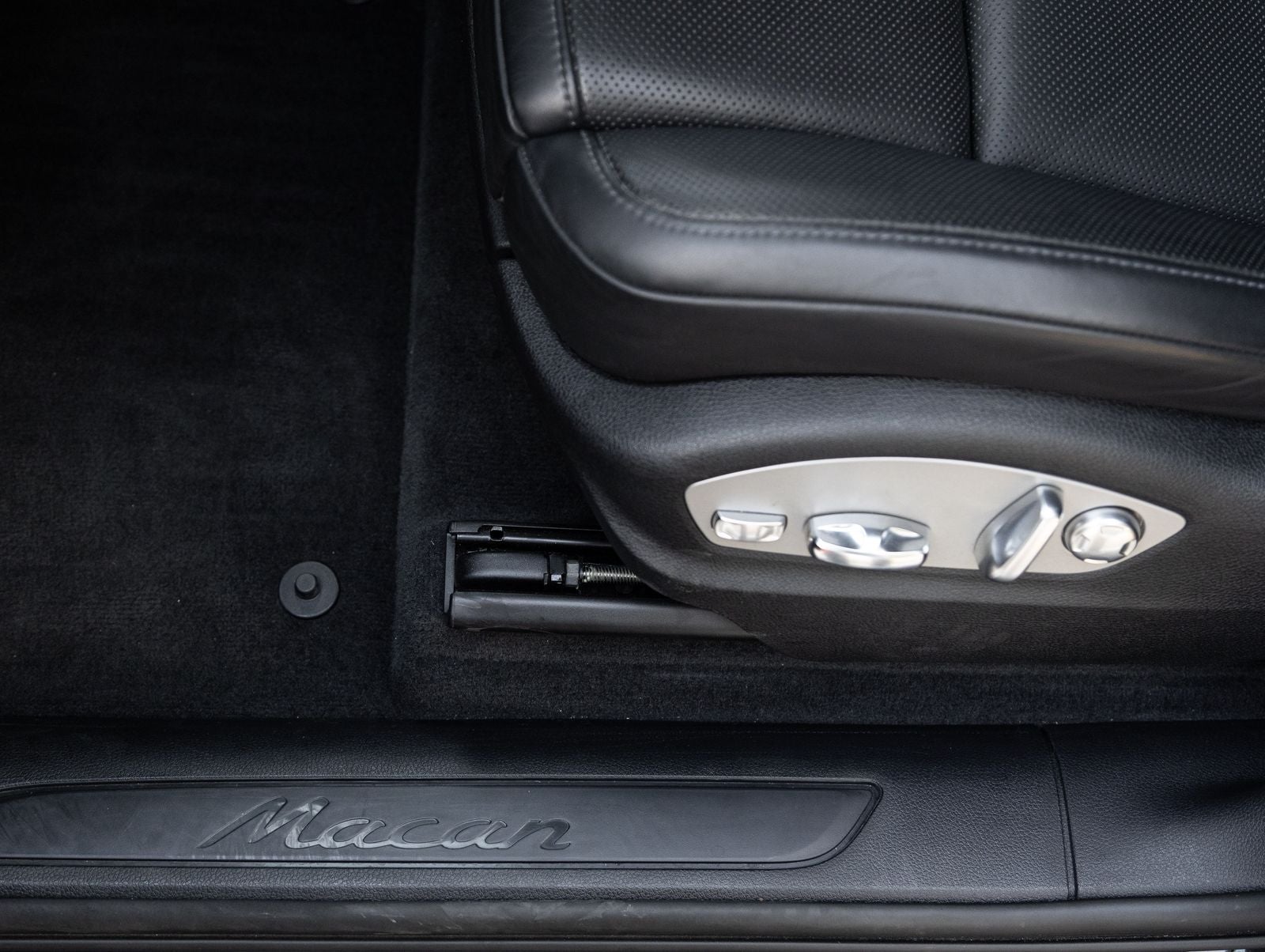 2023 Porsche Macan Macan