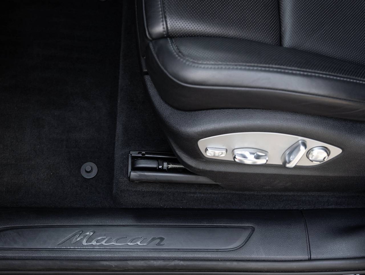 2023 Porsche Macan Macan