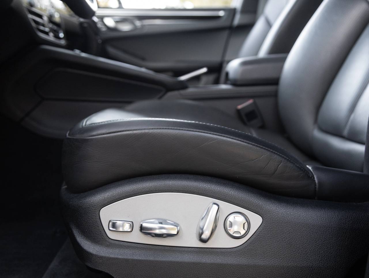 2023 Porsche Macan Macan
