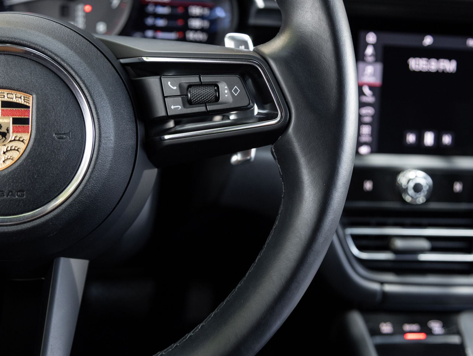 2023 Porsche Macan Macan (MY23)