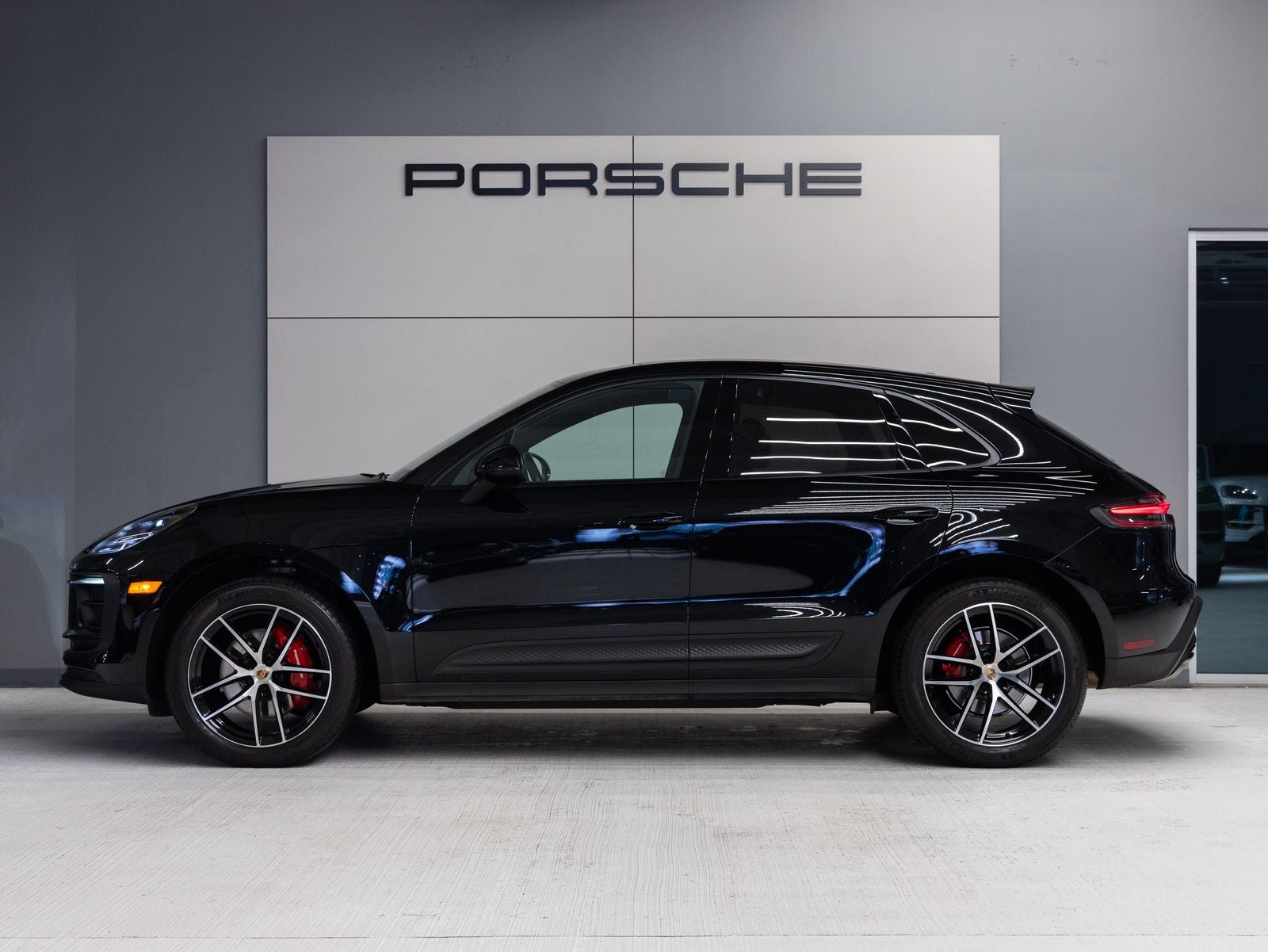 2023 Porsche Macan Macan (MY23)