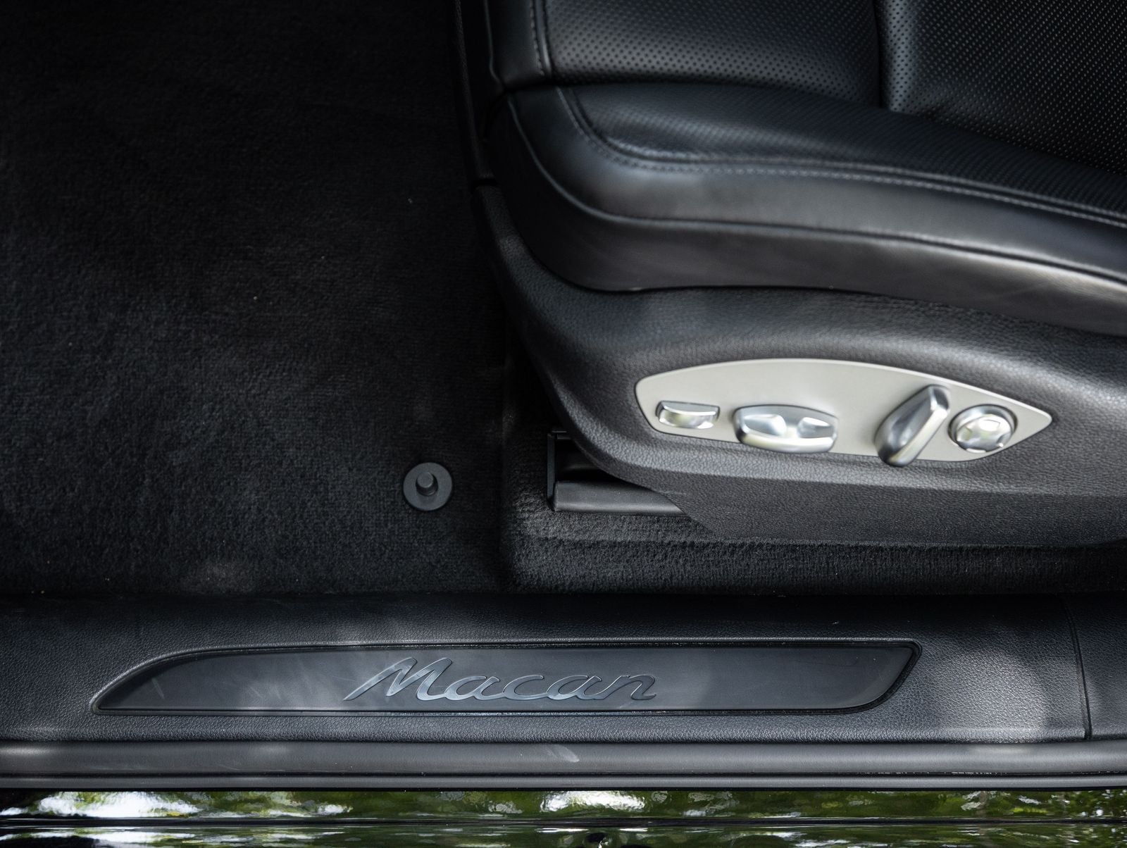 2023 Porsche Macan Macan (MY23)