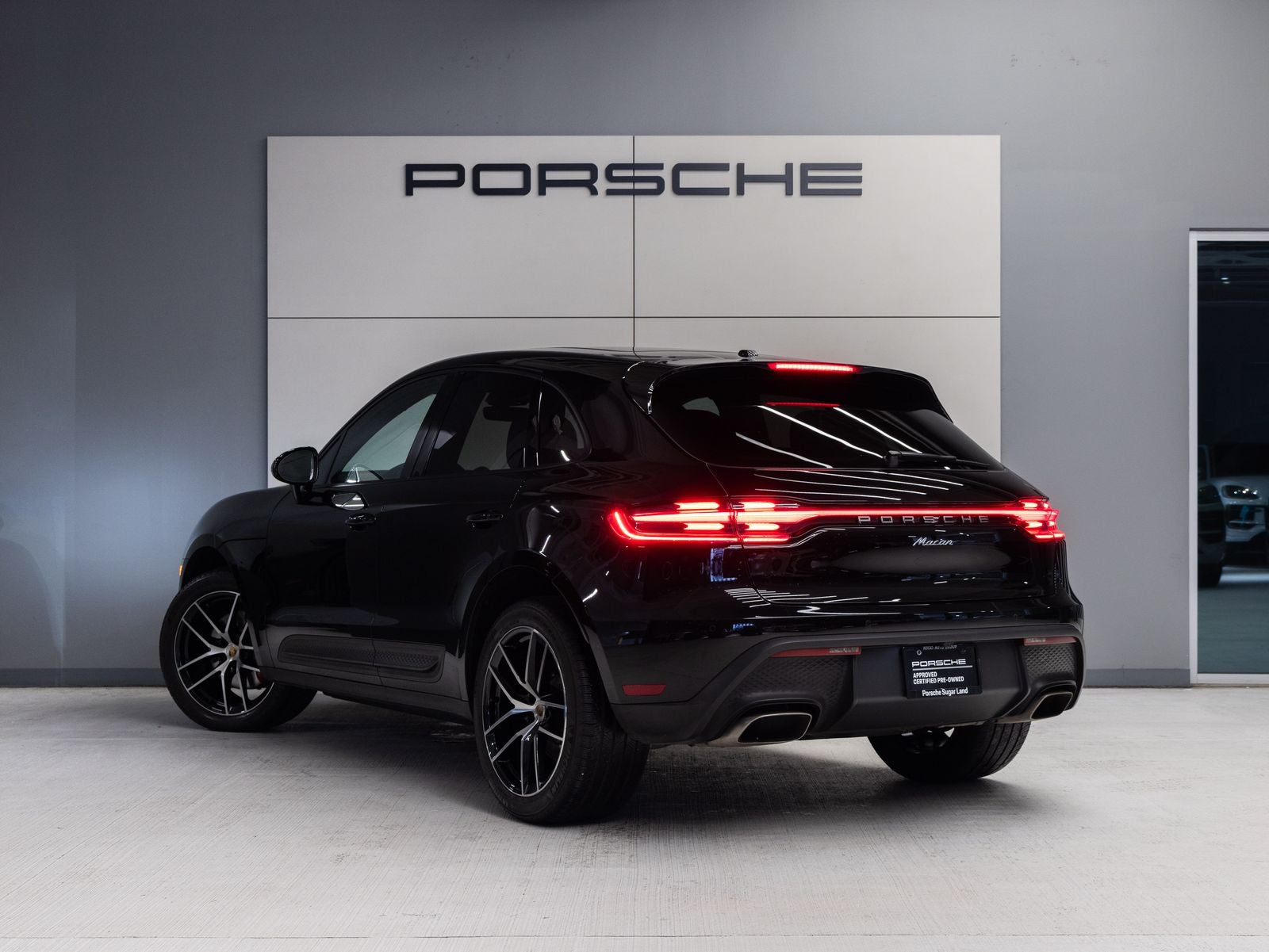 2023 Porsche Macan Macan (MY23)