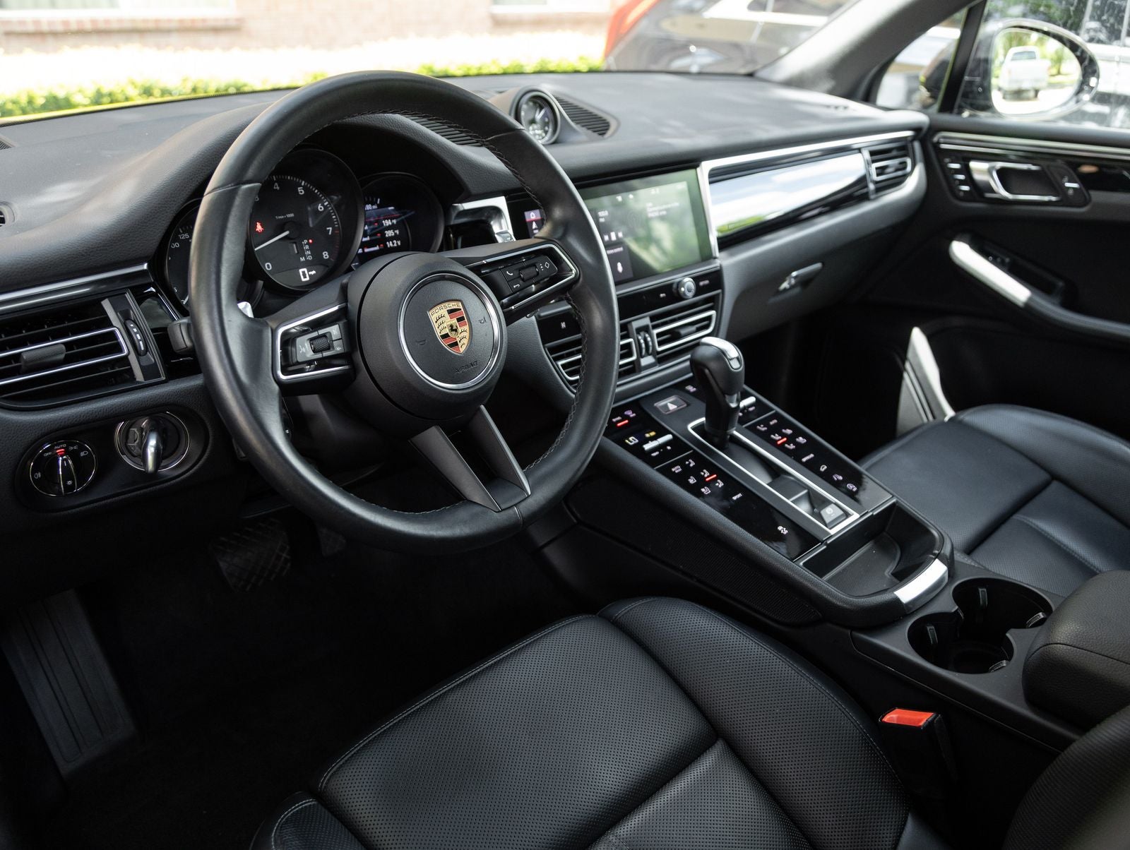 2023 Porsche Macan Macan (MY23)
