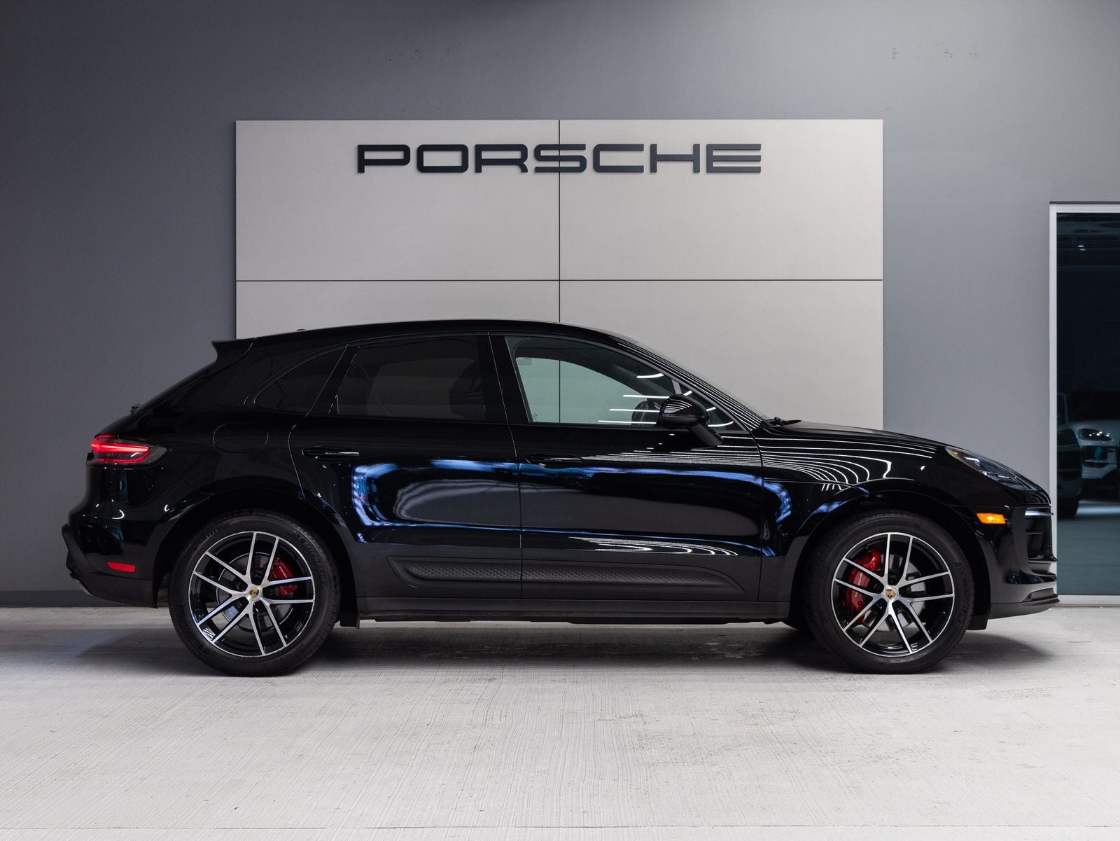 2023 Porsche Macan Macan (MY23)