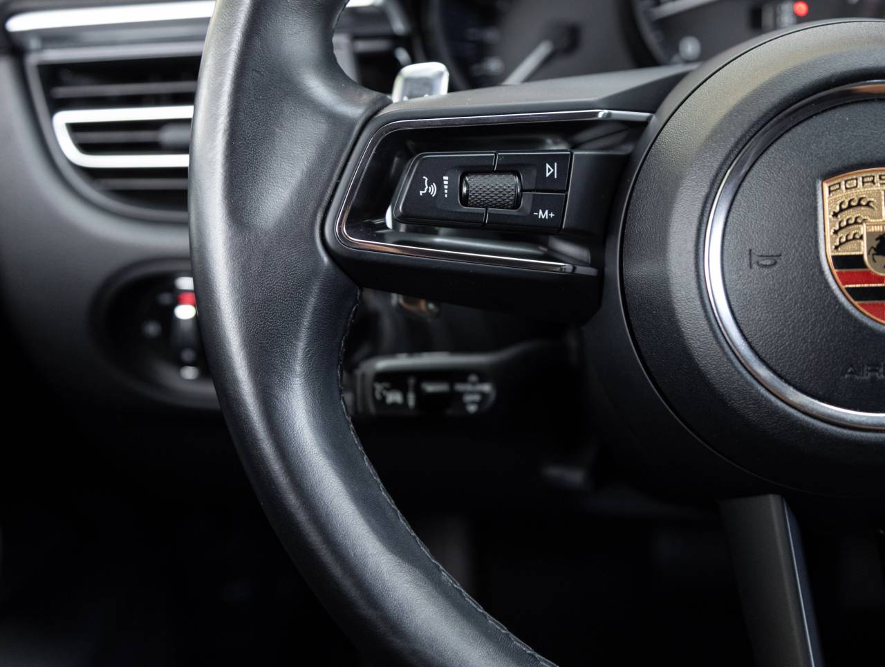 2023 Porsche Macan Macan (MY23)