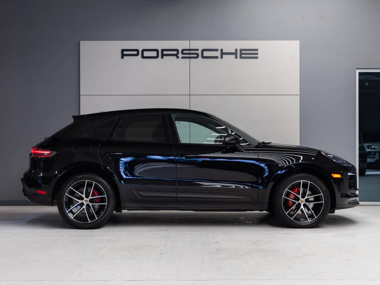 2023 Porsche Macan Macan (MY23)