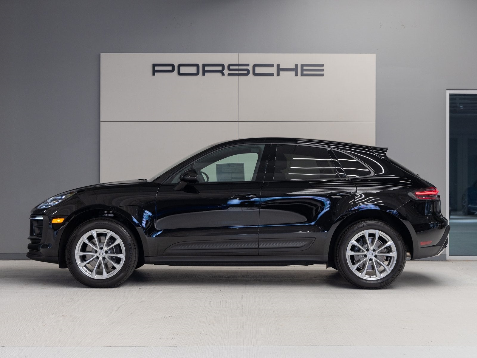 2025 Porsche Macan Macan