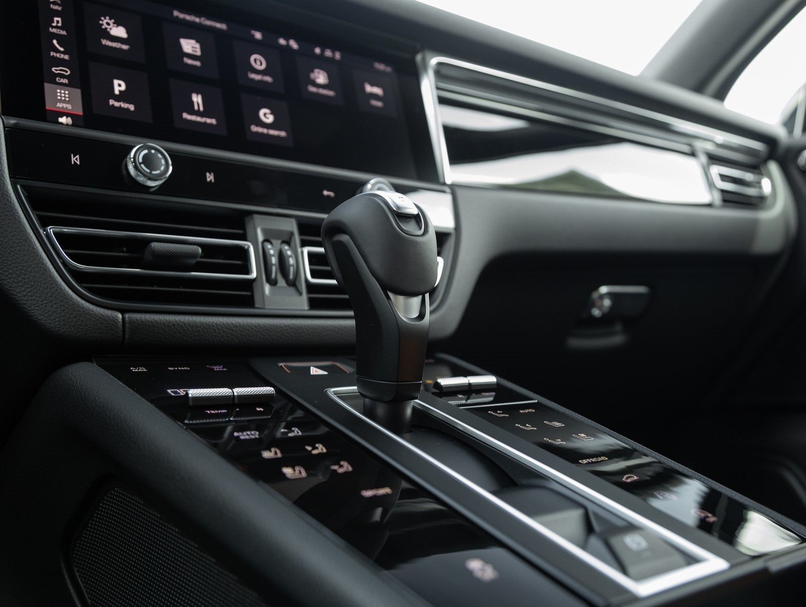 2025 Porsche Macan Macan