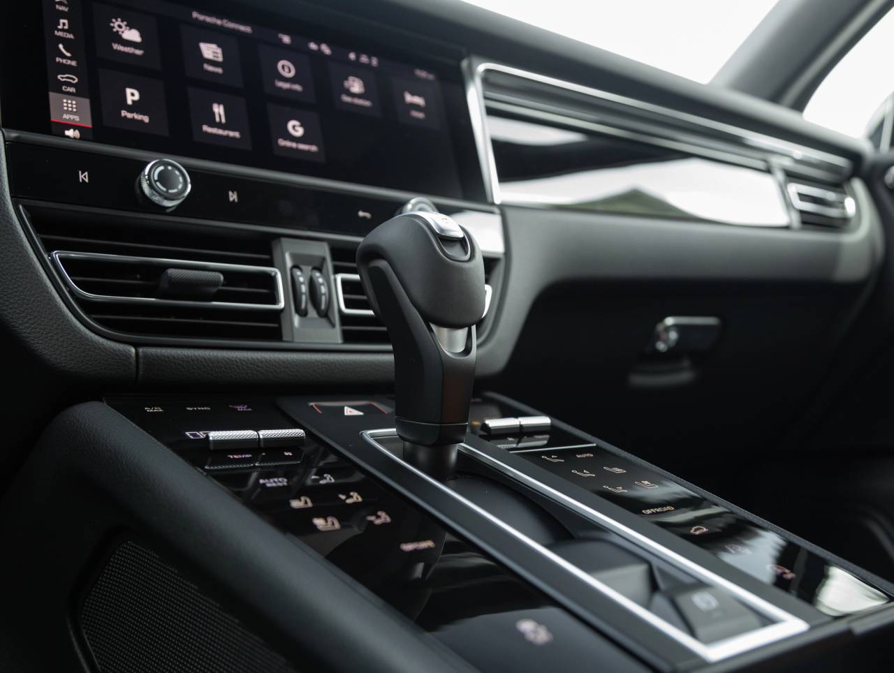 2025 Porsche Macan Macan