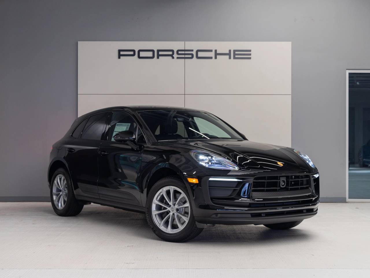 2025 Porsche Macan Macan