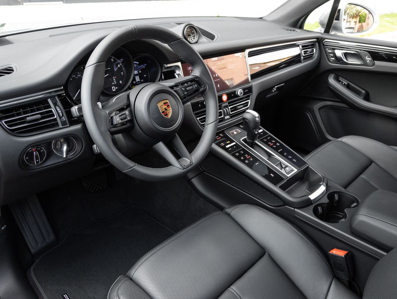 2026 Porsche Macan AWD