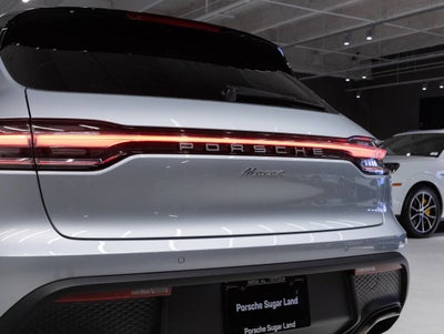 2026 Porsche Macan AWD
