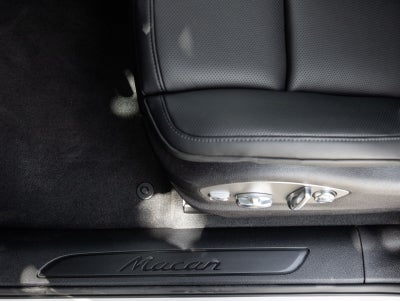 2026 Porsche Macan AWD