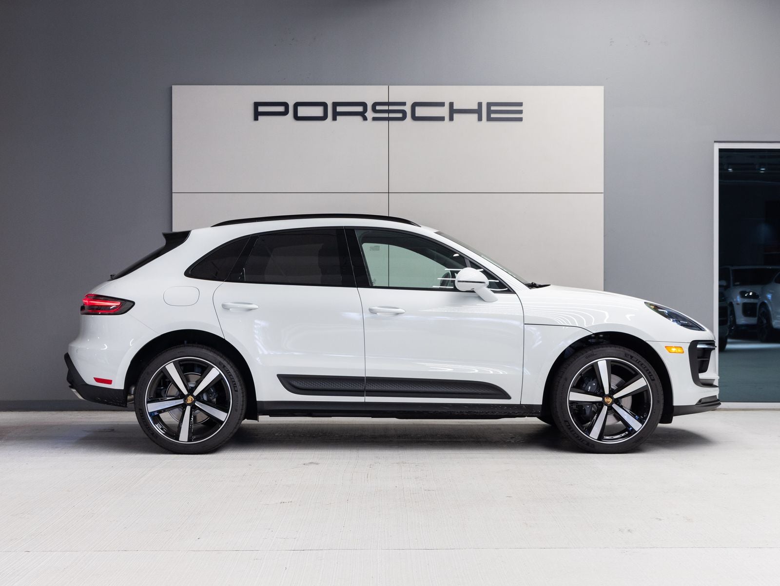 2026 Porsche Macan AWD