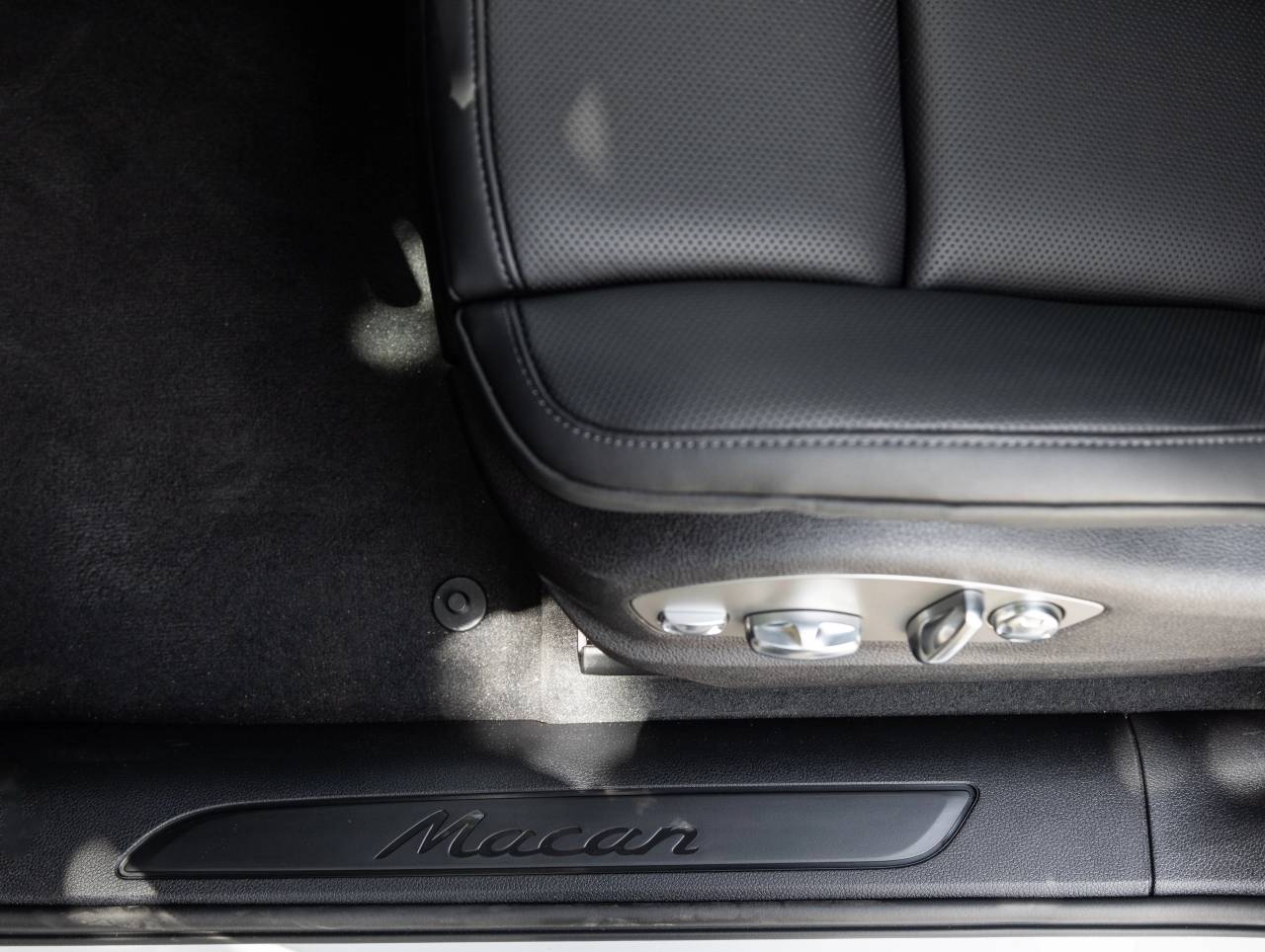 2026 Porsche Macan AWD
