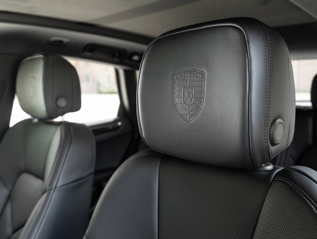 2026 Porsche Macan AWD